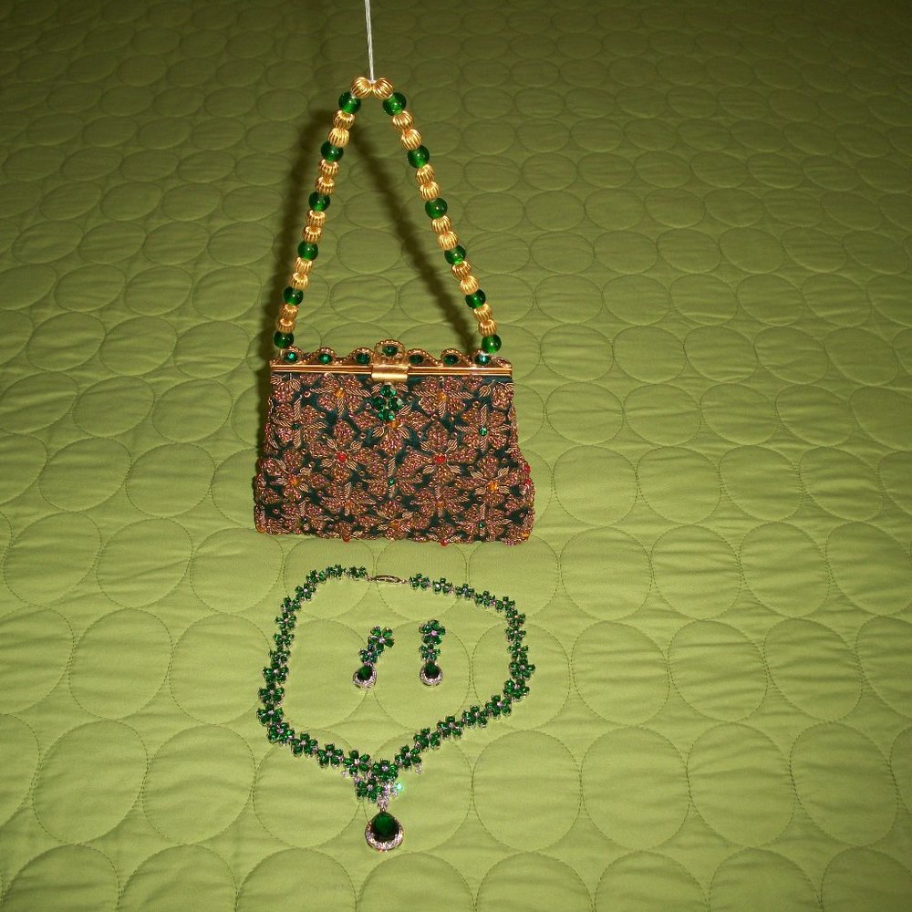 Green Satin/Gold Metal Embroidered Purse with Jewelry